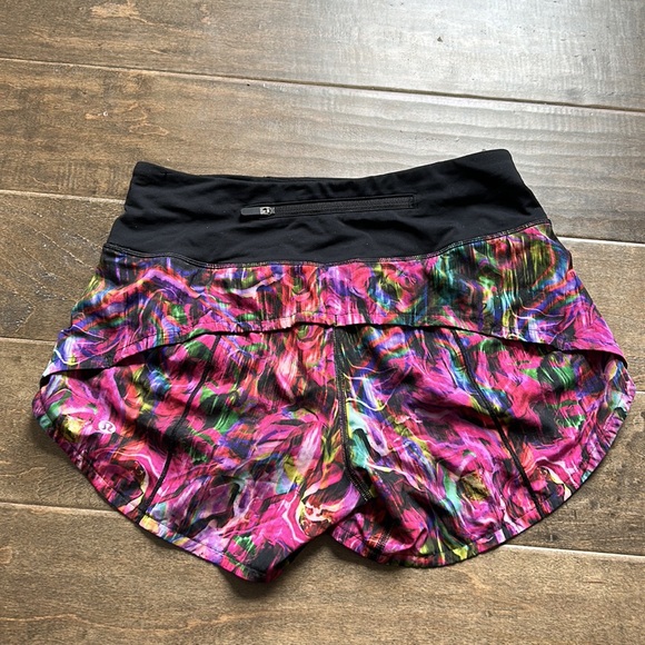 Never worn High waisted Lululemon 2.5” speed shorts size 2! - Picture 2 of 2
